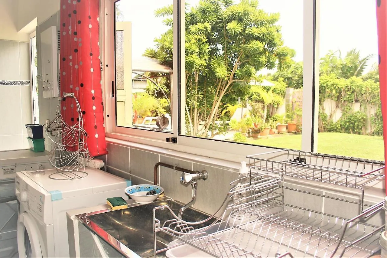 Apartment Tahiti - Sanny'S Place Room & Pool Punaauia