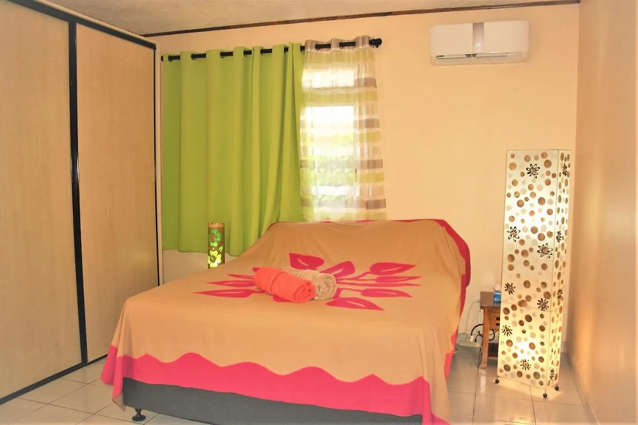 Apartment Tahiti - Sanny'S Place Room & Pool Punaauia