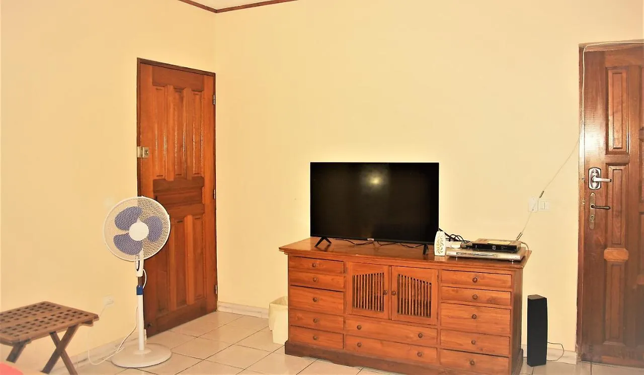Apartment Tahiti - Sanny'S Place Room & Pool Punaauia  French Polynesia